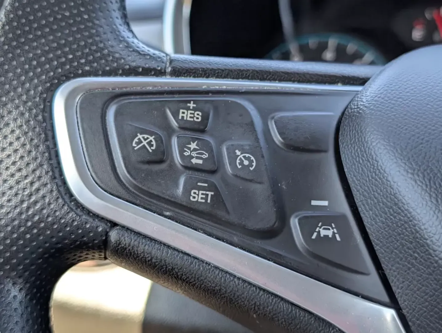 2022 /Medium Ash Gray Chevrolet Equinox LS (3GNAXHEV9NS) with an Other engine, located at 5115 14th Ave., Columbus, GA, 31904, (706) 323-0345, 32.511494, -84.971046 - **Discover Your Perfect Adventure Companion: 2022 Chevrolet Equinox LS at Gils Auto!**<br /> <br /> Are you in search of a reliable SUV that fits seamlessly into your active lifestyle? Look no further than the 2022 Chevrolet Equinox LS, now available at Gils Auto in Phenix City, AL. This versatile s - Photo#22