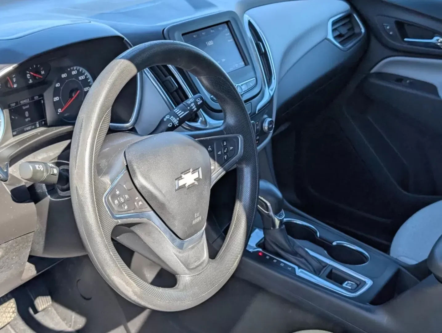 2022 /Medium Ash Gray Chevrolet Equinox LS (2GNAXHEV7N6) with an Other engine, located at 804 22nd Ave, Phenix City, AL, 36870, (334) 297-1860, 32.484749, -85.024475 - **Elevate Your Everyday Adventures with the 2022 Chevrolet Equinox LS at Gils Auto - Phenix City!**<br /> <br /> Are you looking for a versatile SUV that adapts to your dynamic lifestyle? The 2022 Chevrolet Equinox LS is your ideal companion, perfectly suited for growing families, daily commuters, a - Photo#11