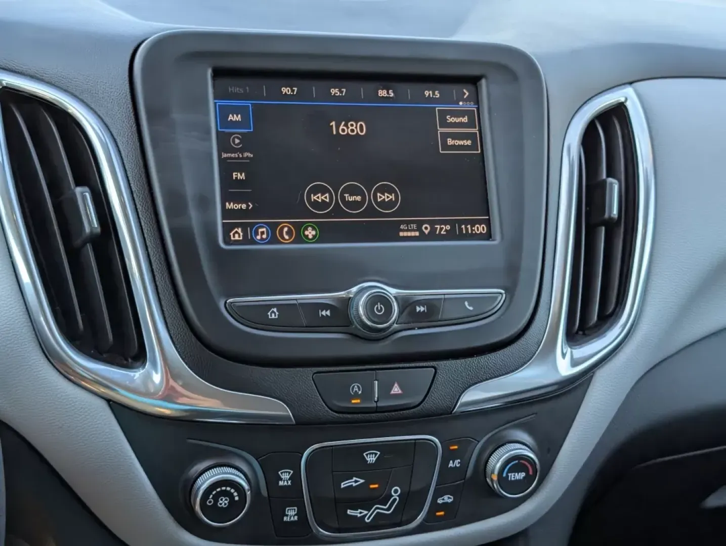 2022 /Medium Ash Gray Chevrolet Equinox LS (2GNAXHEV7N6) with an Other engine, located at 804 22nd Ave, Phenix City, AL, 36870, (334) 297-1860, 32.484749, -85.024475 - **Elevate Your Everyday Adventures with the 2022 Chevrolet Equinox LS at Gils Auto - Phenix City!**<br /> <br /> Are you looking for a versatile SUV that adapts to your dynamic lifestyle? The 2022 Chevrolet Equinox LS is your ideal companion, perfectly suited for growing families, daily commuters, a - Photo#17