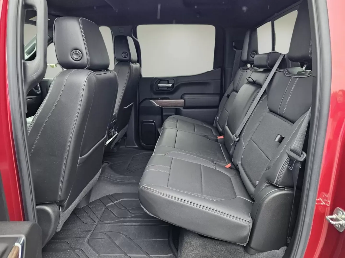 2022 /Jet Black Chevrolet Silverado 1500 LTD High Country (1GCUYHEL5NZ) with an Other engine, located at 7000 Northlake Connector, Columbus, GA, 31904, (706) 987-8085, 32.524975, -84.978134 - **Elevate Your Adventures with the 2022 Chevrolet Silverado 1500 LTD High Country!**<br /> <br /> Are you ready to take your outdoor adventures and daily drives to the next level? The 2022 Chevrolet Silverado 1500 LTD High Country, available at Gils Auto in Phenix City, AL, is the perfect companion - Photo#14