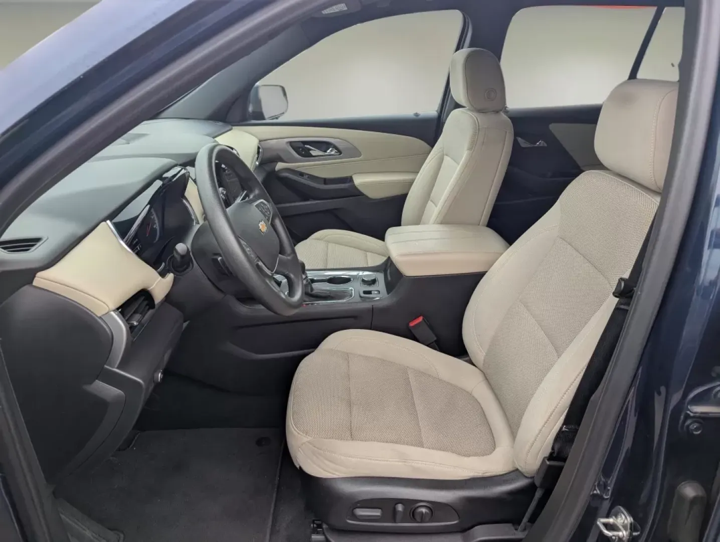 2022 /Jet Black/Chai Chevrolet Traverse LS (1GNERLKW6NJ) with an Other engine, located at 804 22nd Ave, Phenix City, AL, 36870, (334) 297-1860, 32.484749, -85.024475 - Unleash the thrill of family adventures with this stunning 2022 Chevrolet Traverse, now available at Gils Auto in Phenix City, AL. If you're seeking a vehicle that can comfortably accommodate your growing family, this spacious SUV is the perfect choice for road trips, school runs, or weekend getaway - Photo#8