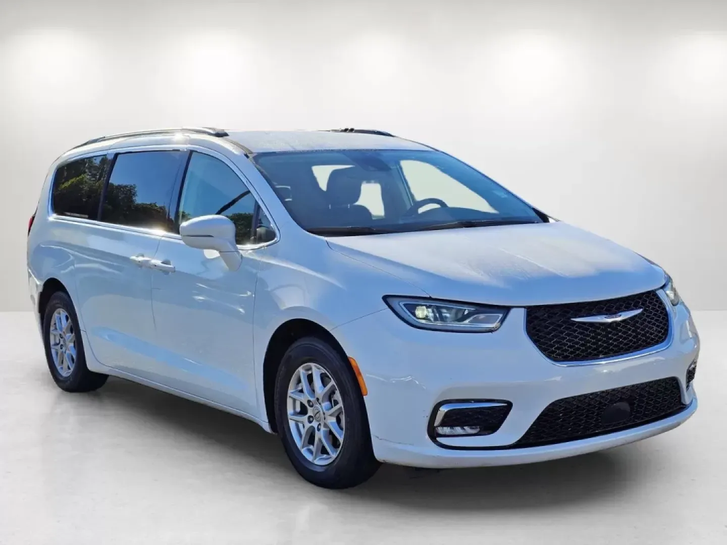 2022 Bright White Clearcoat /Black/Alloy/Black Chrysler Pacifica Touring L (2C4RC1BG2NR) with an Other engine, located at 7000 Northlake Connector, Columbus, GA, 31904, (706) 987-8085, 32.524975, -84.978134 - ### Elevate Your Family Adventures with the 2022 Chrysler Pacifica at Gils Auto - Phenix City!<br /> <br /> Are you ready to transform your family outings and daily commutes into extraordinary journeys? The 2022 Chrysler Pacifica is here to elevate your adventures, making it the perfect vehicle for - Photo#2