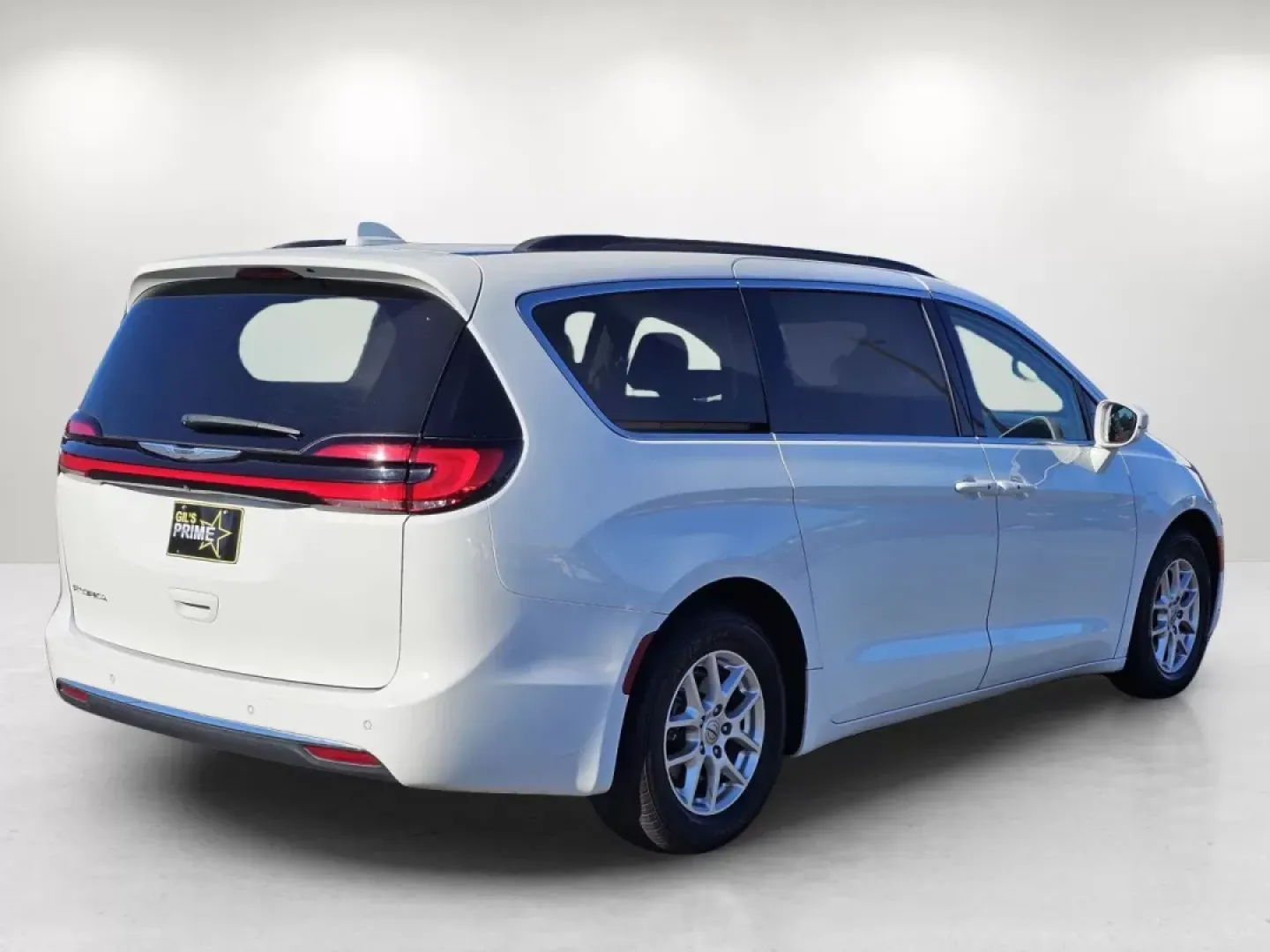 2022 Bright White Clearcoat /Black/Alloy/Black Chrysler Pacifica Touring L (2C4RC1BG2NR) with an Other engine, located at 7000 Northlake Connector, Columbus, GA, 31904, (706) 987-8085, 32.524975, -84.978134 - ### Elevate Your Family Adventures with the 2022 Chrysler Pacifica at Gils Auto - Phenix City!<br /> <br /> Are you ready to transform your family outings and daily commutes into extraordinary journeys? The 2022 Chrysler Pacifica is here to elevate your adventures, making it the perfect vehicle for - Photo#4