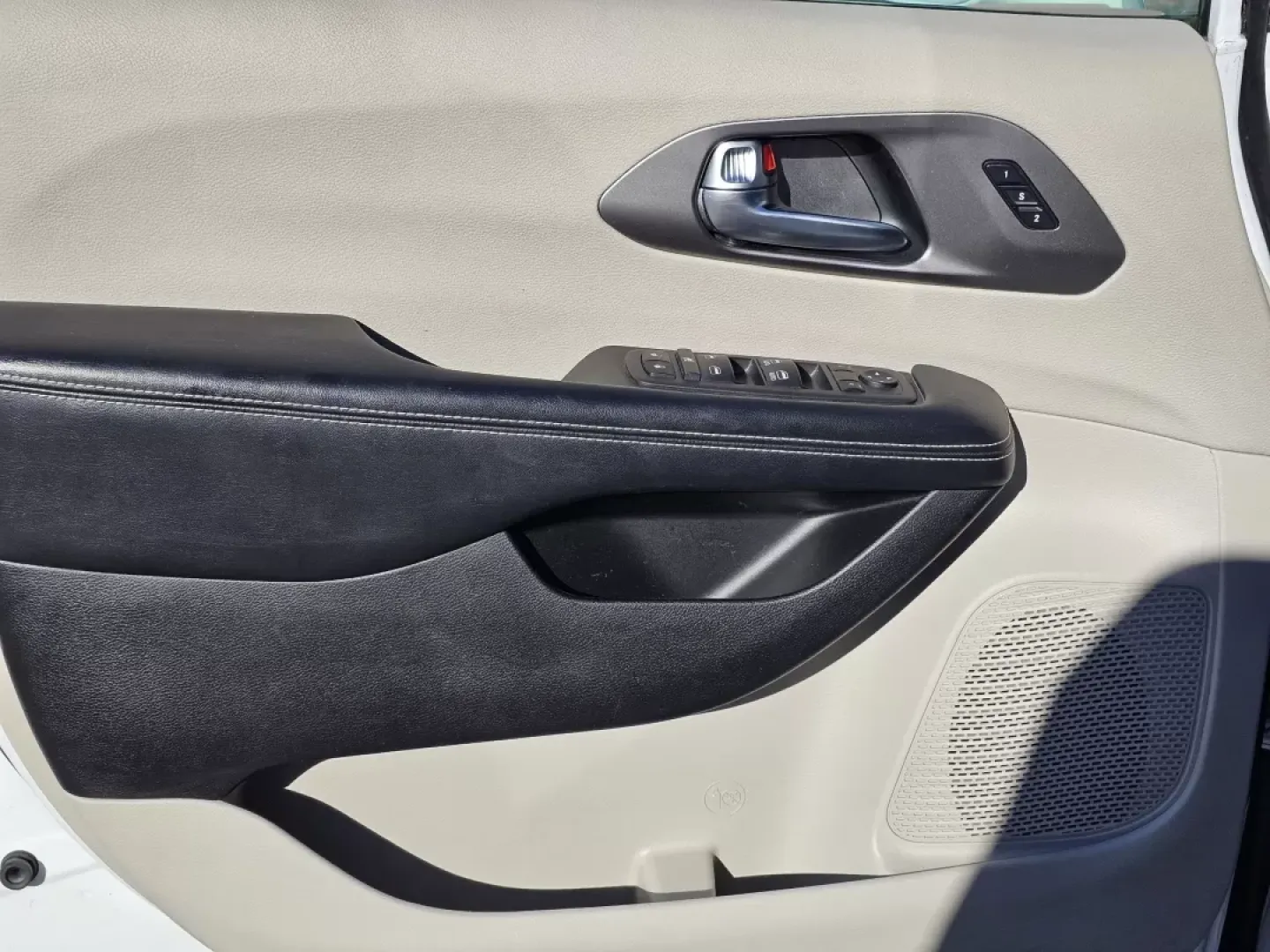 2022 Bright White Clearcoat /Black/Alloy/Black Chrysler Pacifica Touring L (2C4RC1BG2NR) with an Other engine, located at 7000 Northlake Connector, Columbus, GA, 31904, (706) 987-8085, 32.524975, -84.978134 - ### Elevate Your Family Adventures with the 2022 Chrysler Pacifica at Gils Auto - Phenix City!<br /> <br /> Are you ready to transform your family outings and daily commutes into extraordinary journeys? The 2022 Chrysler Pacifica is here to elevate your adventures, making it the perfect vehicle for - Photo#8