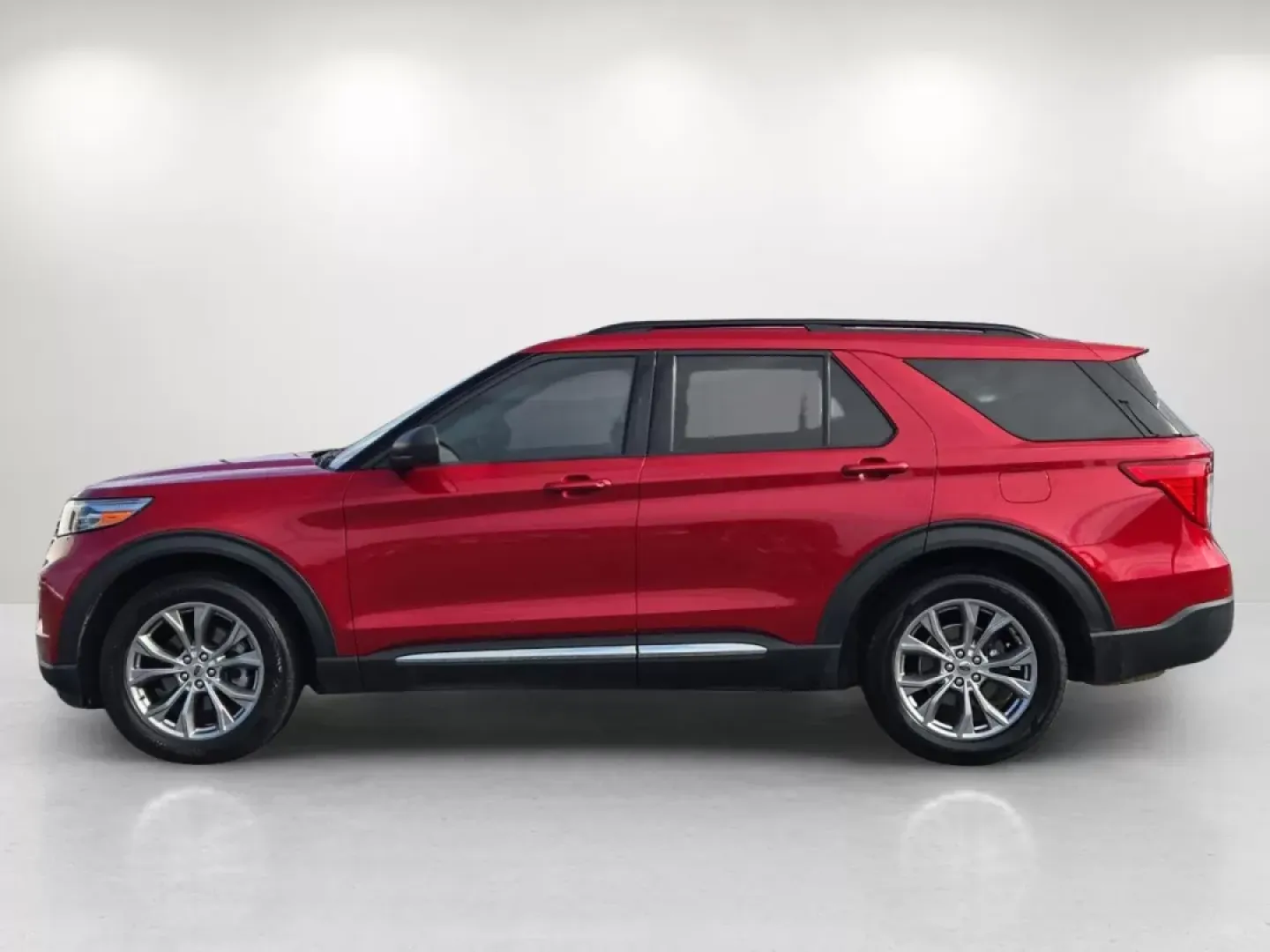 2022 Ford Explorer XLT (1FMSK7DH0NG) with an Other engine, located at 5115 14th Ave., Columbus, GA, 31904, (706) 323-0345, 32.511494, -84.971046 - Are you ready to elevate your family's adventures or tackle your daily commute with style and comfort? Look no further than this stunning 2022 Ford Explorer XLT, available now at Gils Auto in Phenix City, AL. Perfectly designed for those who seek versatility without compromising on luxury, this SUV - Photo#8
