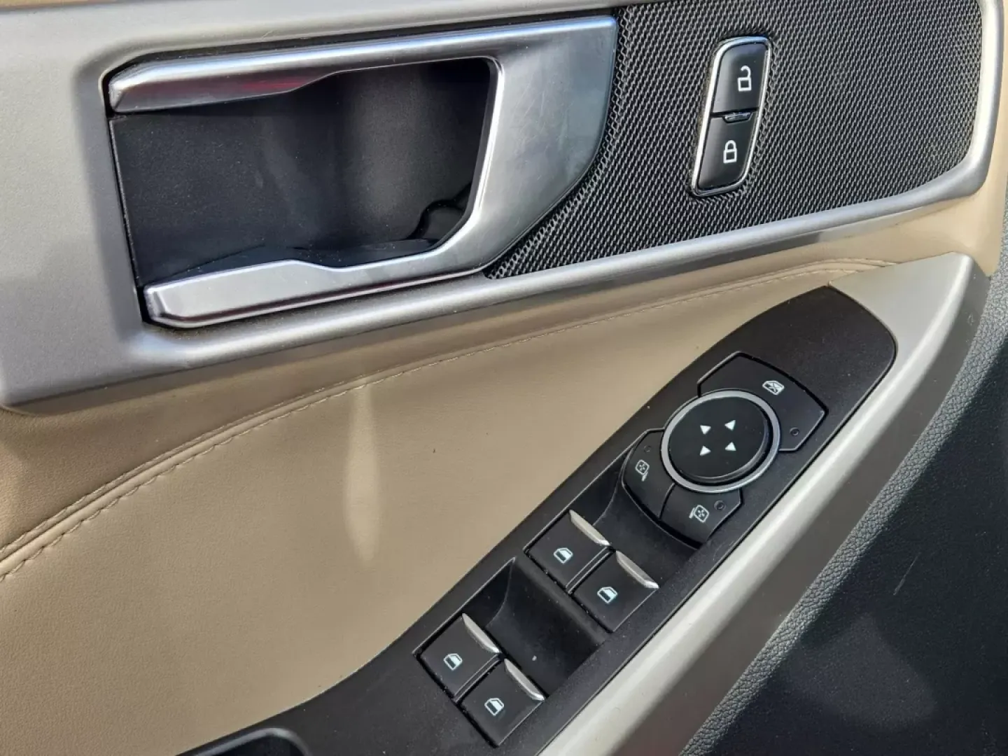 2022 Ford Explorer XLT (1FMSK7DH0NG) with an Other engine, located at 5115 14th Ave., Columbus, GA, 31904, (706) 323-0345, 32.511494, -84.971046 - Are you ready to elevate your family's adventures or tackle your daily commute with style and comfort? Look no further than this stunning 2022 Ford Explorer XLT, available now at Gils Auto in Phenix City, AL. Perfectly designed for those who seek versatility without compromising on luxury, this SUV - Photo#10