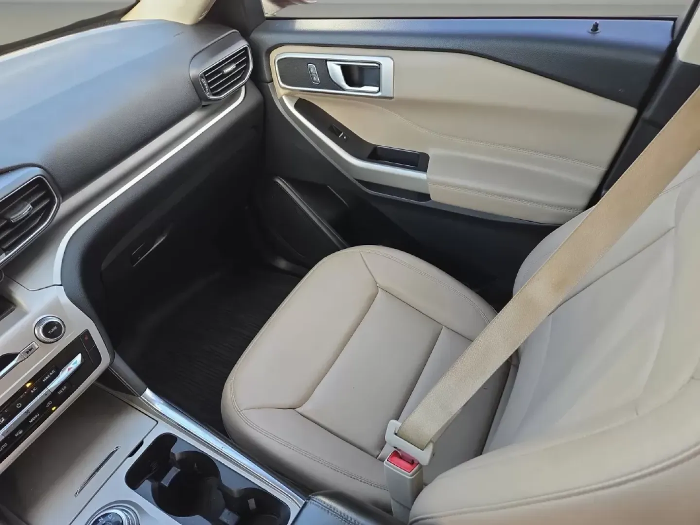 2022 Ford Explorer XLT (1FMSK7DH0NG) with an Other engine, located at 5115 14th Ave., Columbus, GA, 31904, (706) 323-0345, 32.511494, -84.971046 - Are you ready to elevate your family's adventures or tackle your daily commute with style and comfort? Look no further than this stunning 2022 Ford Explorer XLT, available now at Gils Auto in Phenix City, AL. Perfectly designed for those who seek versatility without compromising on luxury, this SUV - Photo#15