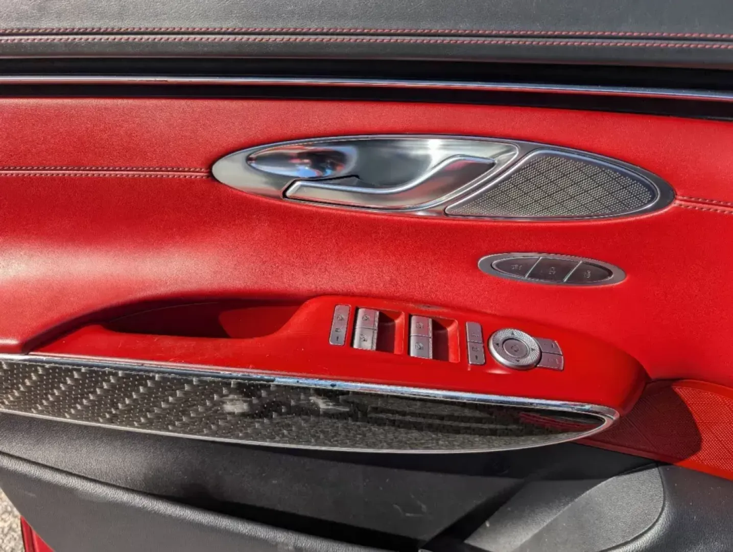2022 /Red Genesis GV70 3.5T Sport (KMUMCDTC7NU) with an Twin Turbo Premium Unleaded V-6 3.5 L/212 engine, 8-Speed Automatic w/OD transmission, located at 3959 U.S. 80 W, Phenix City, AL, 36870, (334) 297-4885, 32.469296, -85.135185 - 2022 Genesis GV70 3.5T Sport - Photo#9