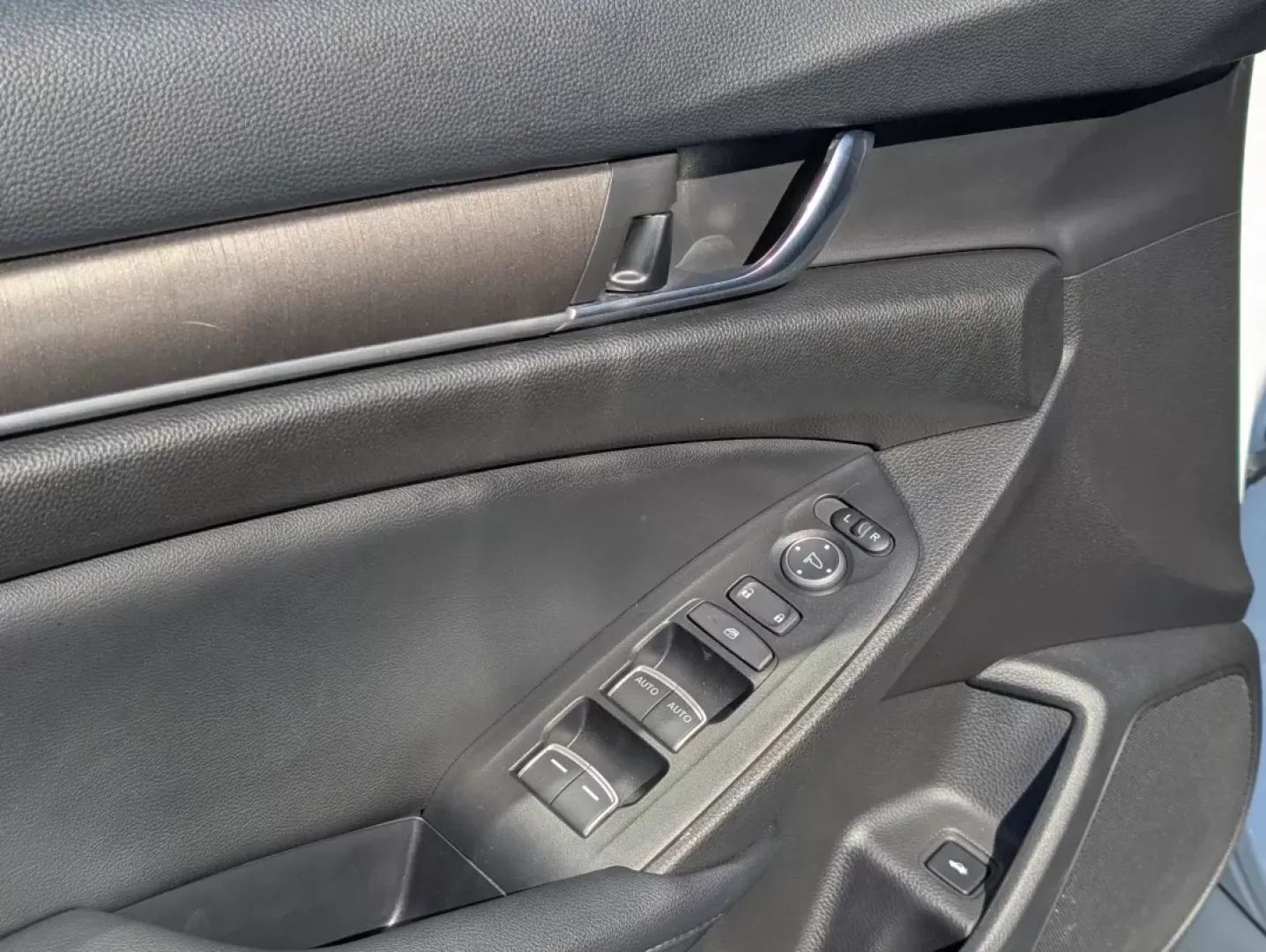 2022 Honda Accord Sedan LX (1HGCV1F12NA) with an Other engine, located at 1430 Gateway Drive, Opelika, AL, 36801, (334) 239-0944, 32.637871, -85.409790 - 2022 Honda Accord Sedan LX - Photo#8