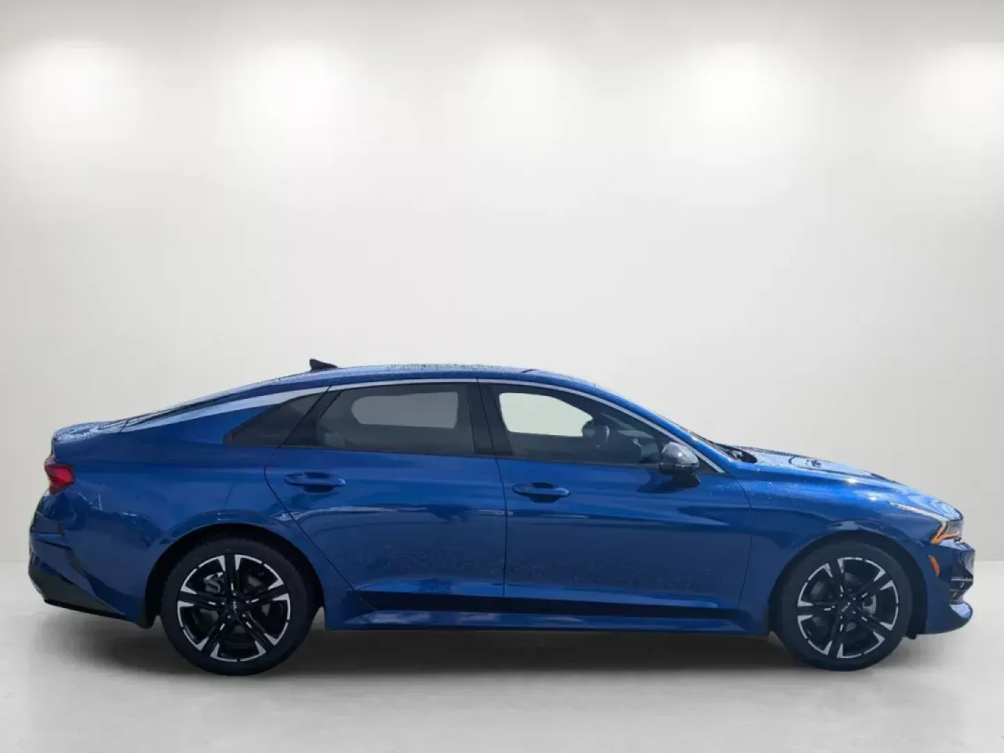 2022 /Black Kia K5 GT-Line (5XXG64J23NG) with an Intercooled Turbo Regular Unleaded I-4 1.6 L/98 engine, 8-Speed Automatic w/OD transmission, located at 3959 U.S. 80 W, Phenix City, AL, 36870, (334) 297-4885, 32.469296, -85.135185 - ### Discover Your Next Adventure with the 2022 Kia K5 GT-Line at Gils Auto - Phenix City!<br /> <br /> Are you ready to elevate your driving experience? Perfect for weekend adventures or daily commutes, the 2022 Kia K5 GT-Line is your ticket to style, performance, and practicality. With its sleek Sa - Photo#4