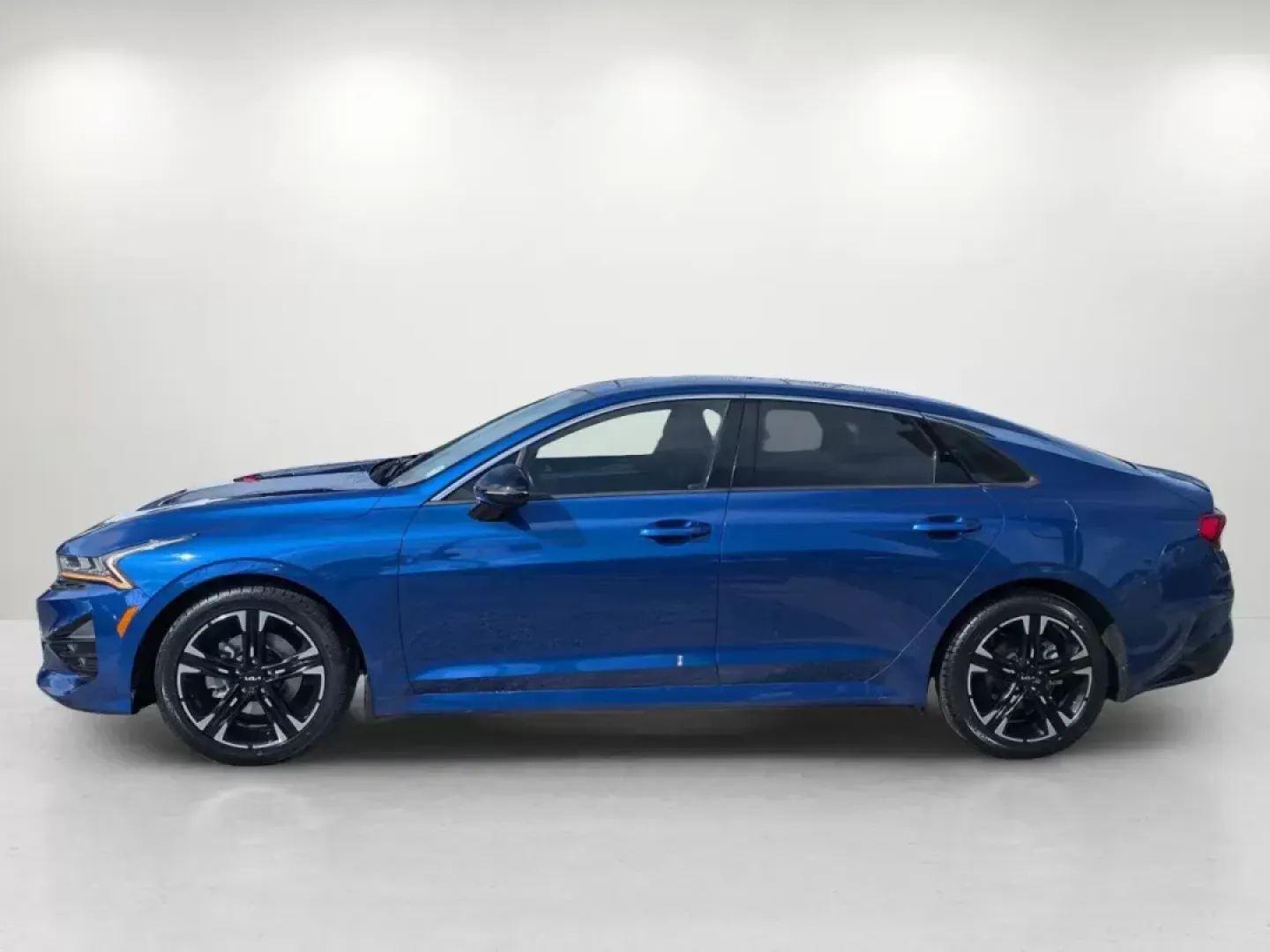 2022 /Black Kia K5 GT-Line (5XXG64J23NG) with an Intercooled Turbo Regular Unleaded I-4 1.6 L/98 engine, 8-Speed Automatic w/OD transmission, located at 3959 U.S. 80 W, Phenix City, AL, 36870, (334) 297-4885, 32.469296, -85.135185 - ### Discover Your Next Adventure with the 2022 Kia K5 GT-Line at Gils Auto - Phenix City!<br /> <br /> Are you ready to elevate your driving experience? Perfect for weekend adventures or daily commutes, the 2022 Kia K5 GT-Line is your ticket to style, performance, and practicality. With its sleek Sa - Photo#8