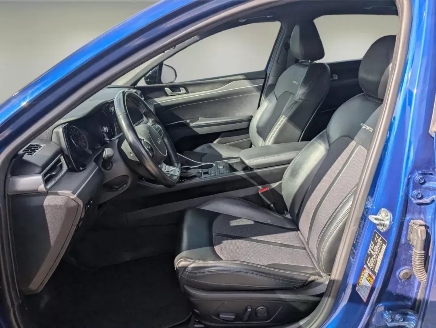2022 /Black Kia K5 GT-Line (5XXG64J23NG) with an Intercooled Turbo Regular Unleaded I-4 1.6 L/98 engine, 8-Speed Automatic w/OD transmission, located at 3959 U.S. 80 W, Phenix City, AL, 36870, (334) 297-4885, 32.469296, -85.135185 - ### Discover Your Next Adventure with the 2022 Kia K5 GT-Line at Gils Auto - Phenix City!<br /> <br /> Are you ready to elevate your driving experience? Perfect for weekend adventures or daily commutes, the 2022 Kia K5 GT-Line is your ticket to style, performance, and practicality. With its sleek Sa - Photo#10