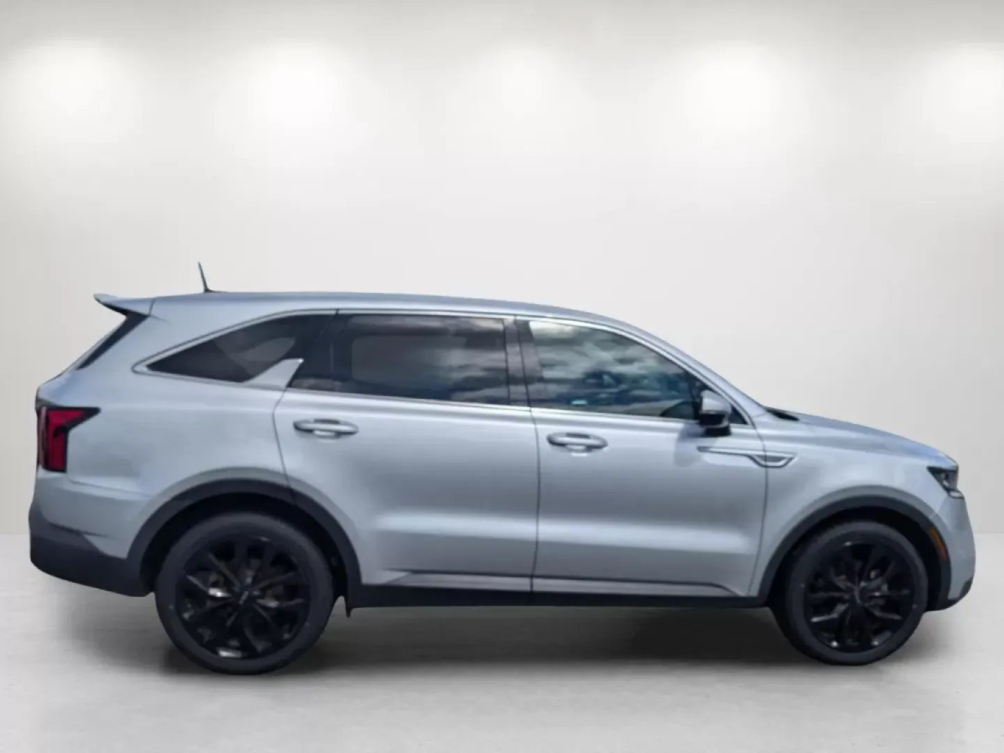 2022 /Black Kia Sorento LX (5XYRG4LC6NG) with an Other engine, located at 5115 14th Ave., Columbus, GA, 31904, (706) 323-0345, 32.511494, -84.971046 - **Discover Adventure in the 2022 Kia Sorento LX Perfect for Families and Weekend Explorers!**<br /> <br /> Embrace every journey with the 2022 Kia Sorento LX, a versatile SUV designed to cater to growing families and adventurous individuals alike. Whether you're planning a weekend getaway to Lake H - Photo#2