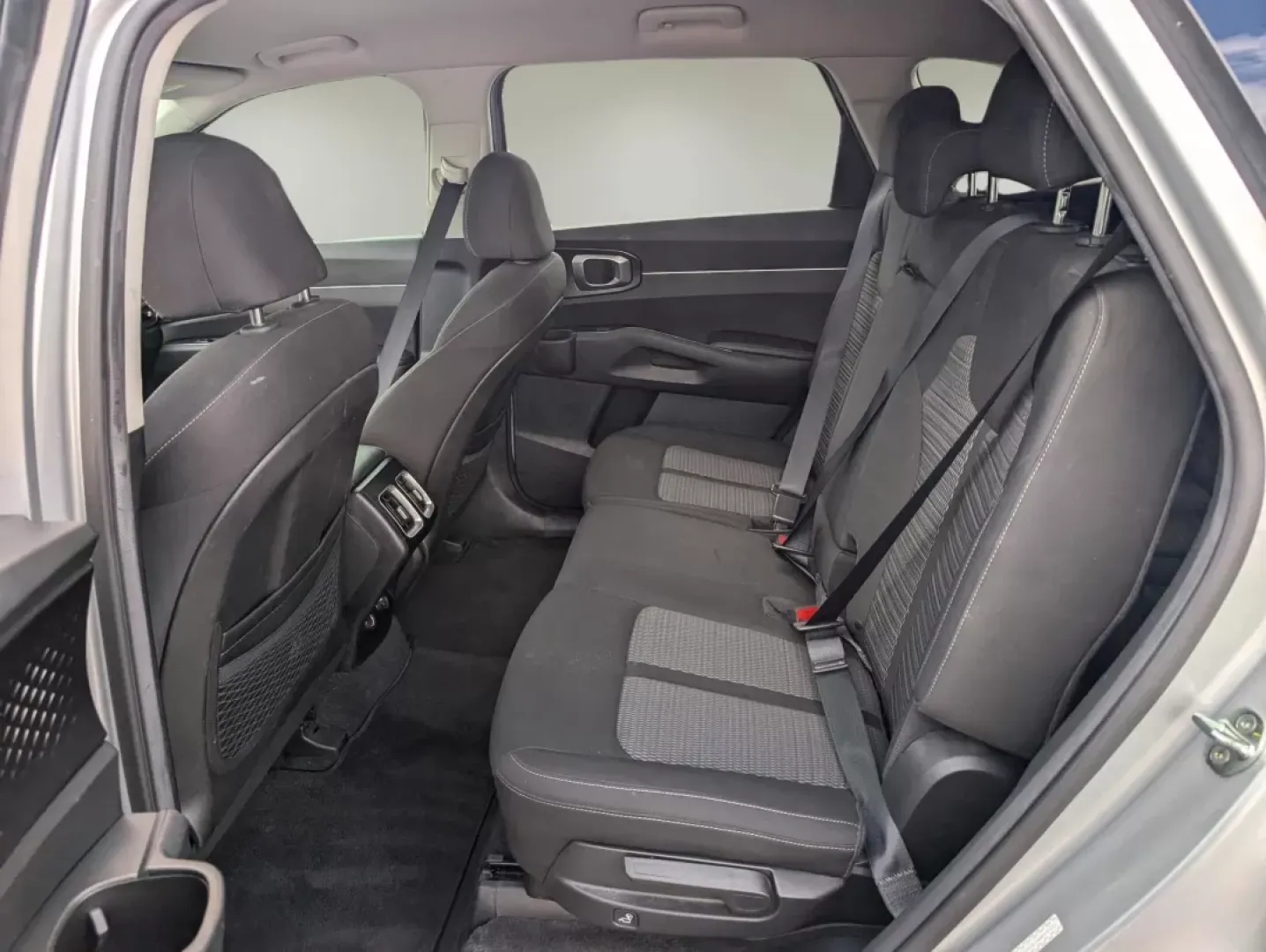 2022 /Black Kia Sorento LX (5XYRG4LC6NG) with an Other engine, located at 5115 14th Ave., Columbus, GA, 31904, (706) 323-0345, 32.511494, -84.971046 - **Discover Adventure in the 2022 Kia Sorento LX Perfect for Families and Weekend Explorers!**<br /> <br /> Embrace every journey with the 2022 Kia Sorento LX, a versatile SUV designed to cater to growing families and adventurous individuals alike. Whether you're planning a weekend getaway to Lake H - Photo#9