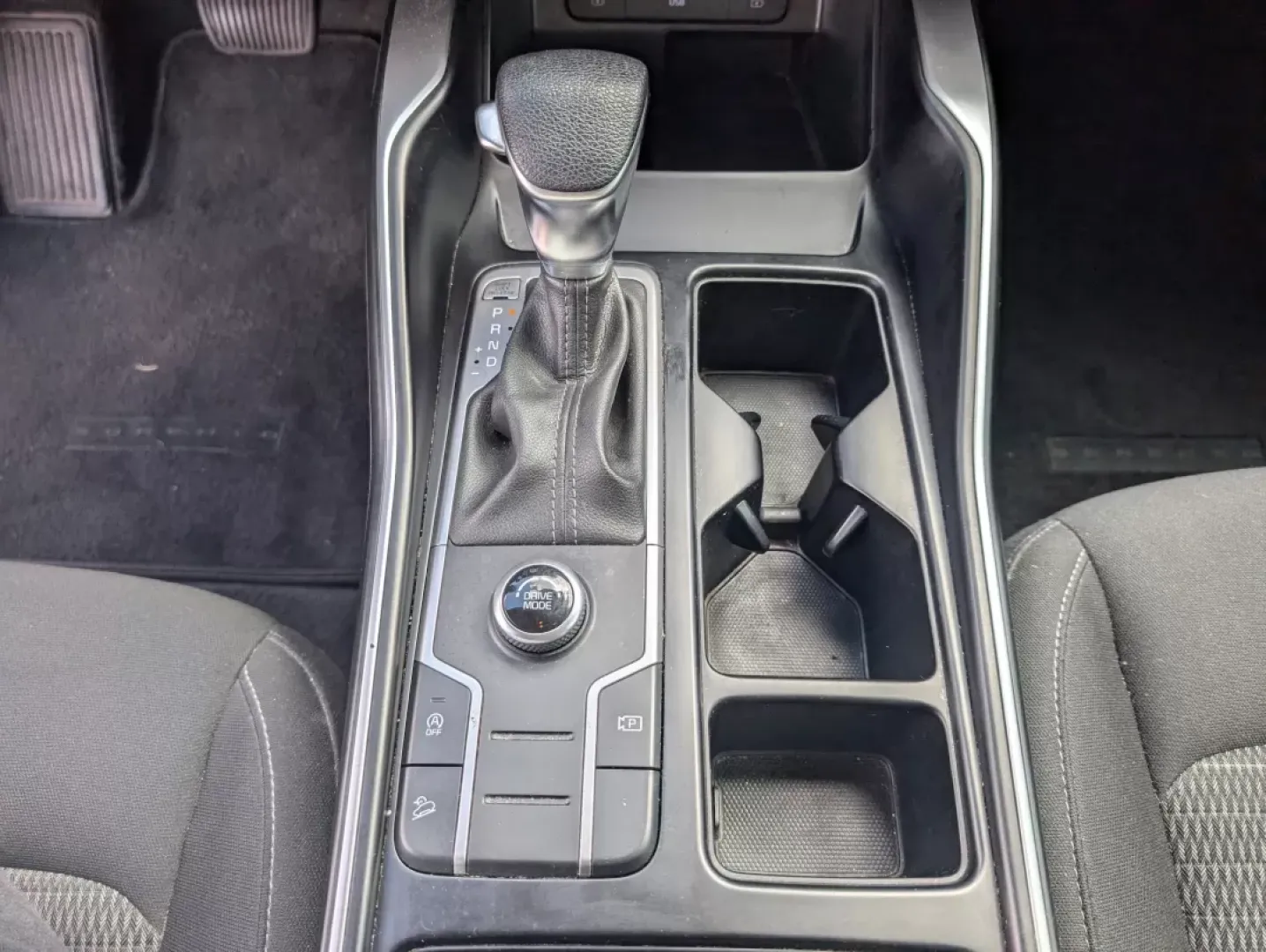 2022 /Black Kia Sorento LX (5XYRG4LC6NG) with an Other engine, located at 5115 14th Ave., Columbus, GA, 31904, (706) 323-0345, 32.511494, -84.971046 - **Discover Adventure in the 2022 Kia Sorento LX Perfect for Families and Weekend Explorers!**<br /> <br /> Embrace every journey with the 2022 Kia Sorento LX, a versatile SUV designed to cater to growing families and adventurous individuals alike. Whether you're planning a weekend getaway to Lake H - Photo#12