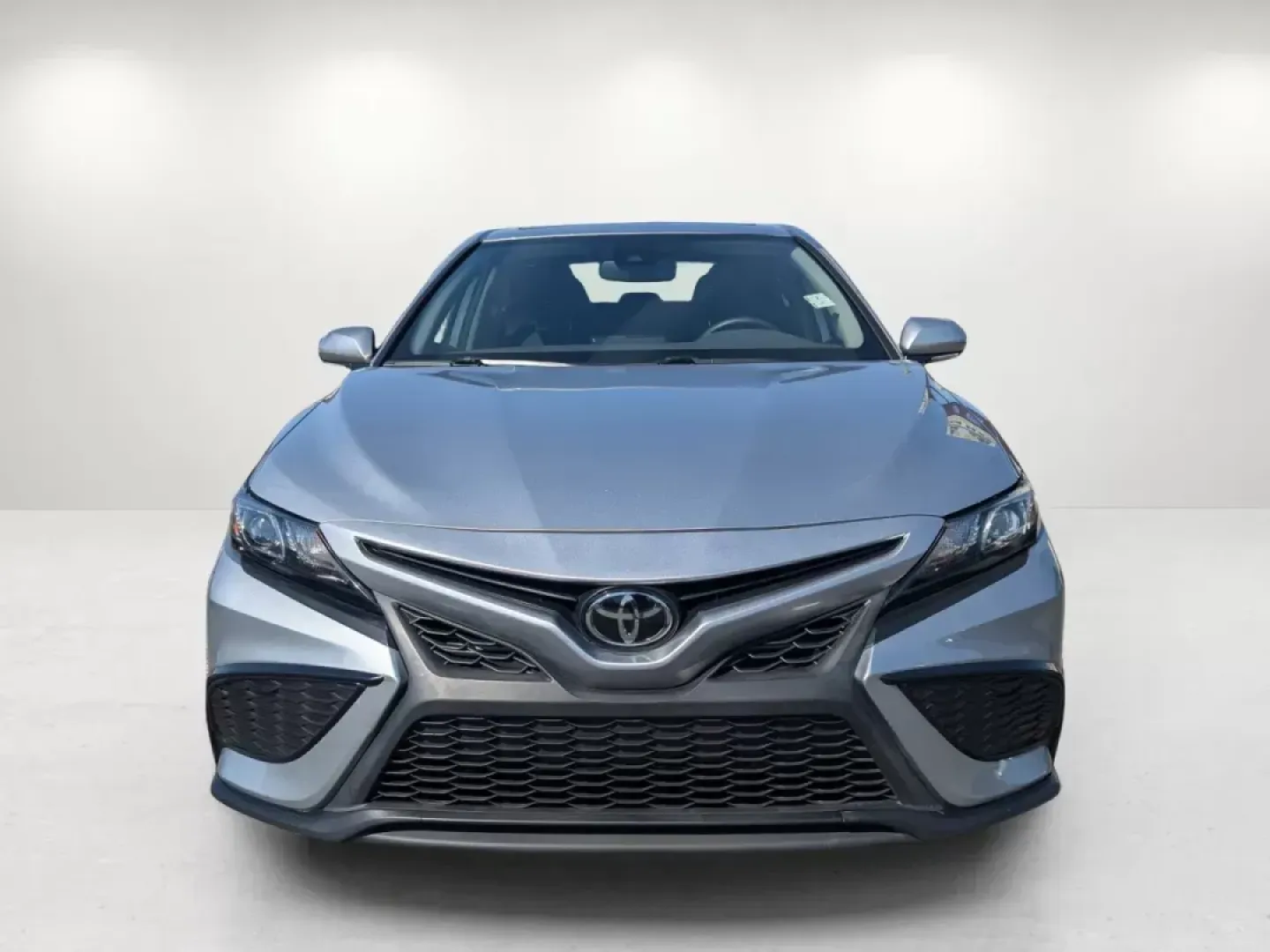 2022 Toyota Camry SE (4T1T11AK3NU) with an Regular Unleaded I-4 2.5 L/152 engine, 8-Speed Automatic w/OD transmission, located at 7000 Northlake Connector, Columbus, GA, 31904, (706) 987-8085, 32.524975, -84.978134 - 2022 Toyota Camry SE - Photo#1