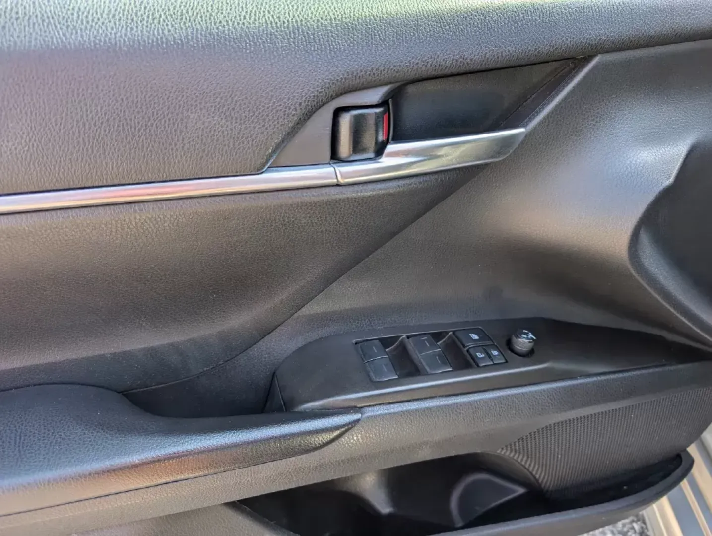 2022 Toyota Camry SE (4T1T11AK3NU) with an Regular Unleaded I-4 2.5 L/152 engine, 8-Speed Automatic w/OD transmission, located at 7000 Northlake Connector, Columbus, GA, 31904, (706) 987-8085, 32.524975, -84.978134 - 2022 Toyota Camry SE - Photo#8