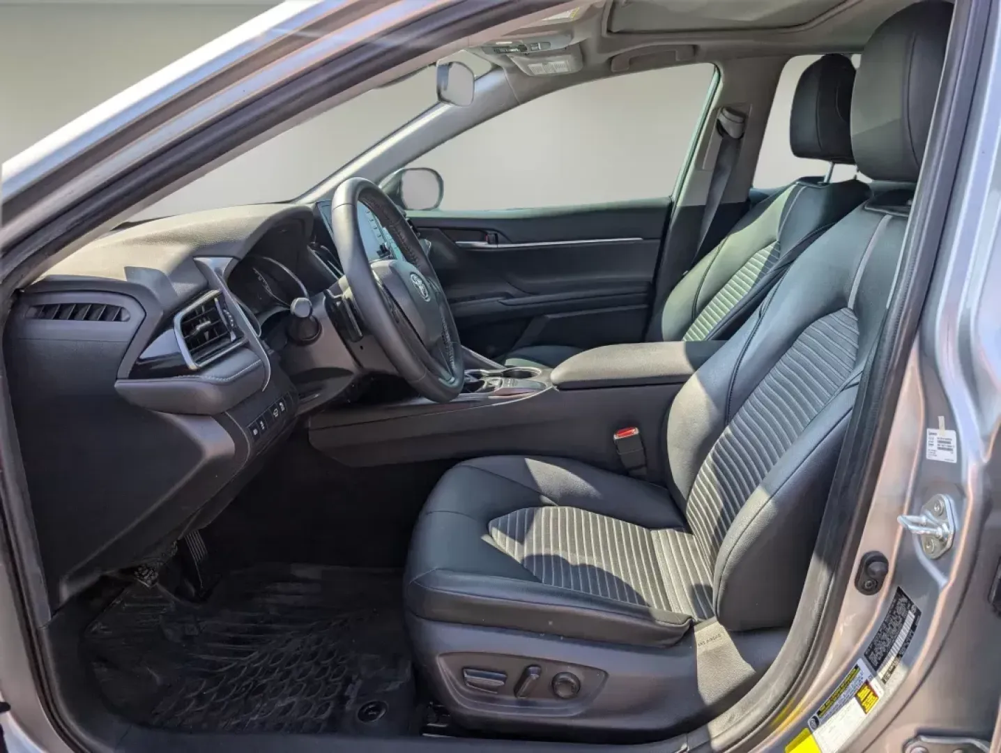 2022 Toyota Camry SE (4T1T11AK3NU) with an Regular Unleaded I-4 2.5 L/152 engine, 8-Speed Automatic w/OD transmission, located at 7000 Northlake Connector, Columbus, GA, 31904, (706) 987-8085, 32.524975, -84.978134 - 2022 Toyota Camry SE - Photo#9