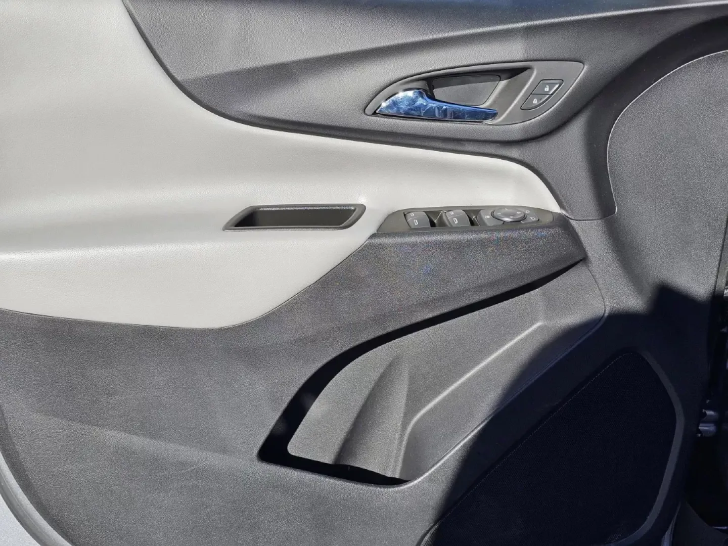 2023 /Medium Ash Gray Chevrolet Equinox LS (3GNAXHEG0PL) with an Other engine, located at 7000 Northlake Connector, Columbus, GA, 31904, (706) 987-8085, 32.524975, -84.978134 - **Discover Your Next Adventure with the 2023 Chevrolet Equinox LS at Gils Auto!**<br /> <br /> Are you ready to elevate your family outings, weekend getaways, or daily commutes? The 2023 Chevrolet Equinox LS is the perfect companion for those who crave versatility and comfort without compromising on - Photo#8