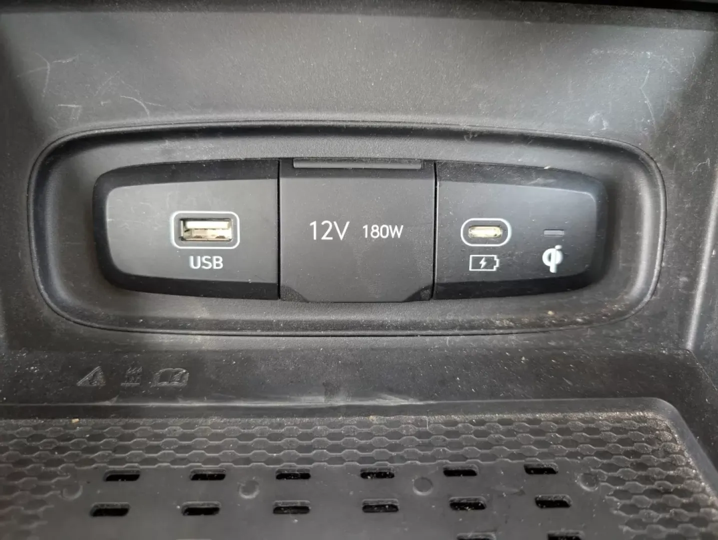 2023 /Black Hyundai Venue Limited (KMHRC8A39PU) with an Other engine, located at 7000 Northlake Connector, Columbus, GA, 31904, (706) 987-8085, 32.524975, -84.978134 - **Explore the Open Road in the 2023 Hyundai Venue Limited Your Perfect Companion for Adventures and Daily Commutes!**<br /> <br /> Are you in the market for a versatile SUV that excels in both urban living and weekend escapades? Look no further than the 2023 Hyundai Venue Limited, now available at - Photo#11