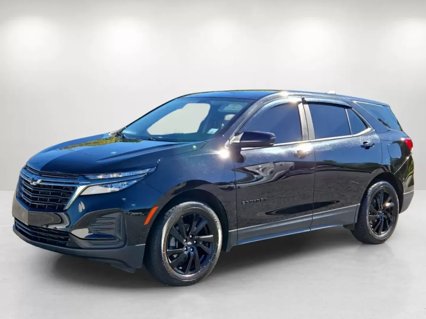 2024 /Medium Ash Gray Chevrolet Equinox LS (3GNAXHEG5RL) with an Other engine, located at 3959 U.S. 80 W, Phenix City, AL, 36870, (334) 297-4885, 32.469296, -85.135185 - Are you ready to elevate your daily commute or embark on weekend adventures? The 2024 Chevrolet Equinox LS, available at Gils Auto in Phenix City, AL, is the perfect blend of style, comfort, and functionality. Whether you're a growing family seeking a spacious SUV or a budget-conscious buyer looking - Photo#1