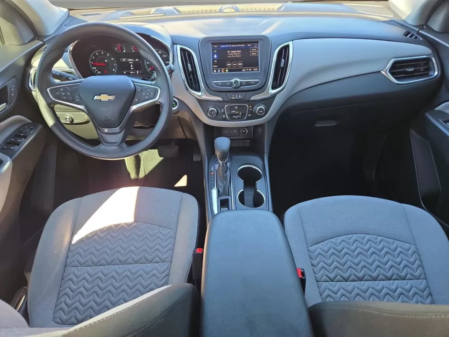 2024 /Medium Ash Gray Chevrolet Equinox LS (3GNAXHEG5RL) with an Other engine, located at 3959 U.S. 80 W, Phenix City, AL, 36870, (334) 297-4885, 32.469296, -85.135185 - Are you ready to elevate your daily commute or embark on weekend adventures? The 2024 Chevrolet Equinox LS, available at Gils Auto in Phenix City, AL, is the perfect blend of style, comfort, and functionality. Whether you're a growing family seeking a spacious SUV or a budget-conscious buyer looking - Photo#10